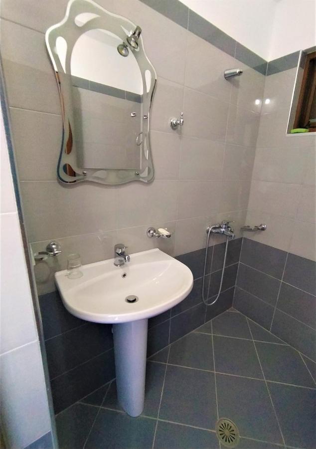 Ahmeti Rooms Ksamil Ngoại thất bức ảnh
